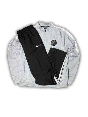 Nike Trainingsanzug (L)